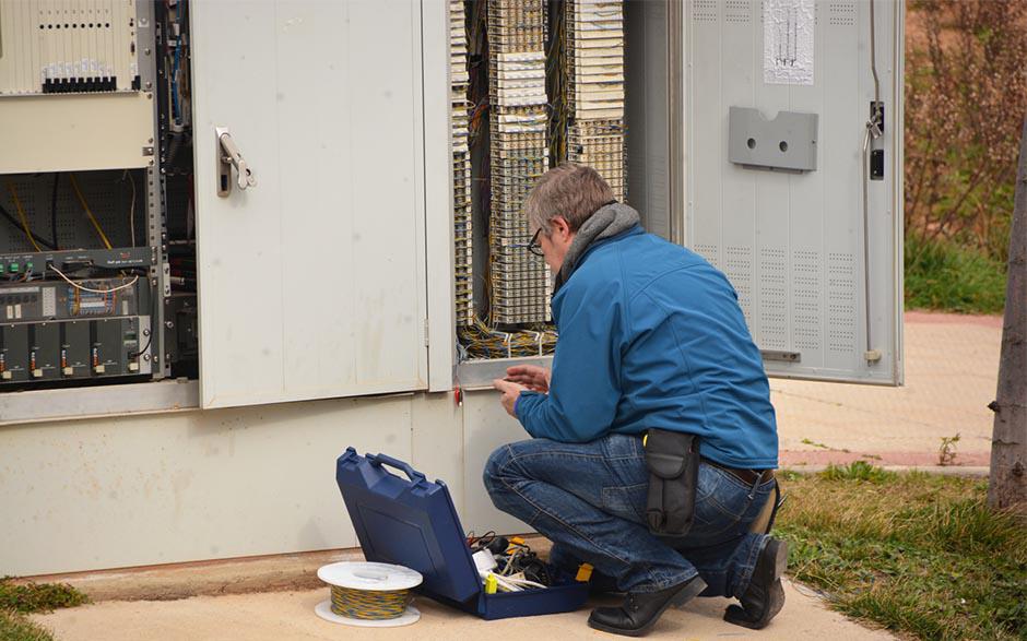 électricité entreprise Égly